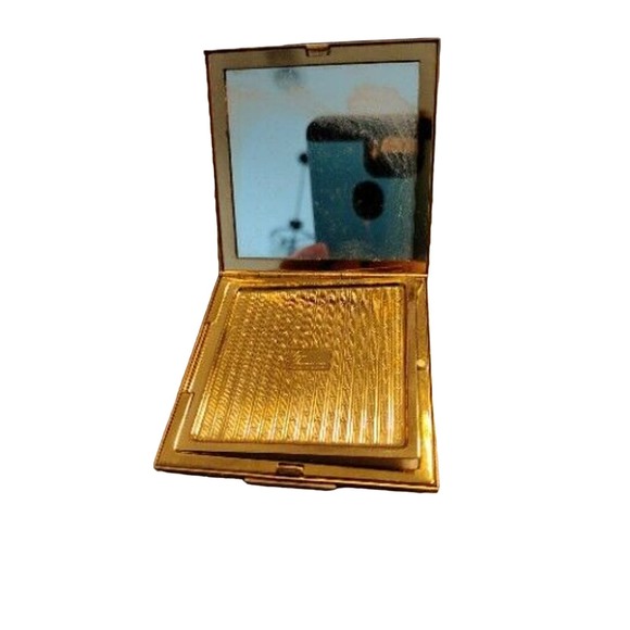 VINTAGE ELGIN GOLD TONE POWDER COMPACT WITH POUCH, PUFF AND PAPER INSERT -1940'S - Picture 2 of 7